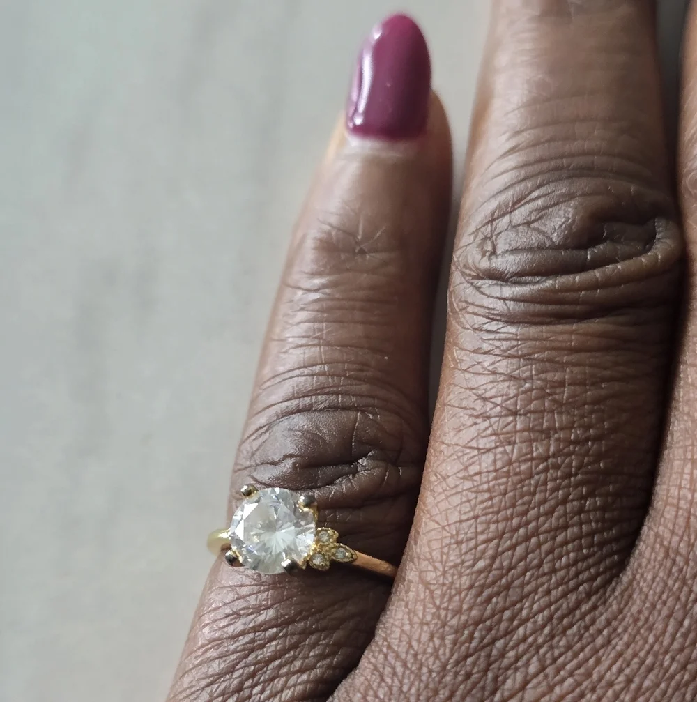 Macy's Women Engagement Ring Size 6 Gold Plated has a small blemish - Picture 2 of 9